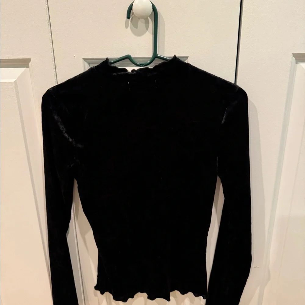 Planet Gold Black Velvet Long Sleeve Top - Picture 2 of 3